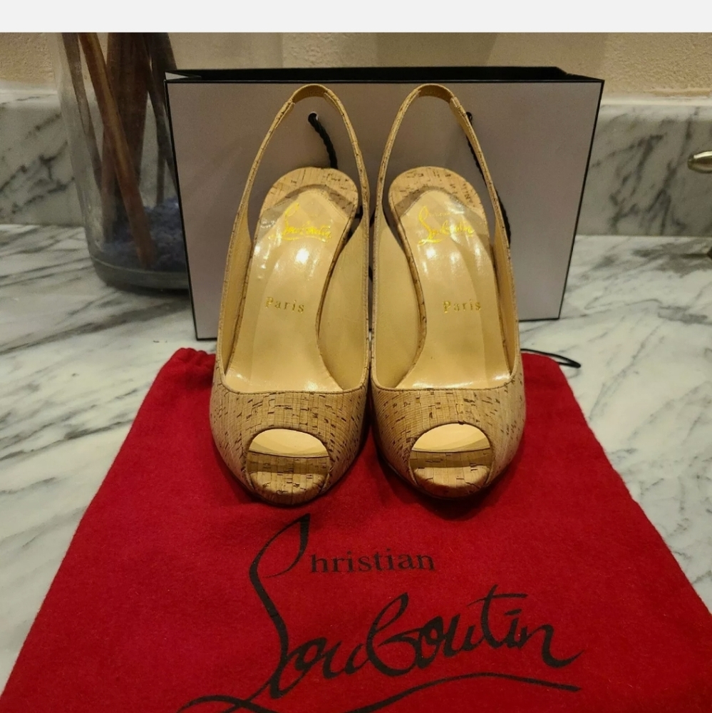 AUTH CHRISTIAN LOUBOUTIN  WEDGE HEELS 36 NATURAL